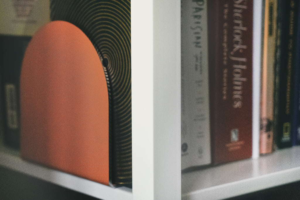 Heavy-duty bookend - B E N T