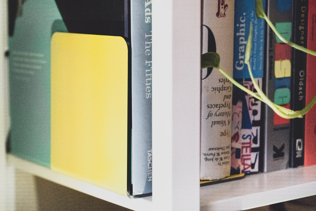 Heavy-duty bookend - B E N T