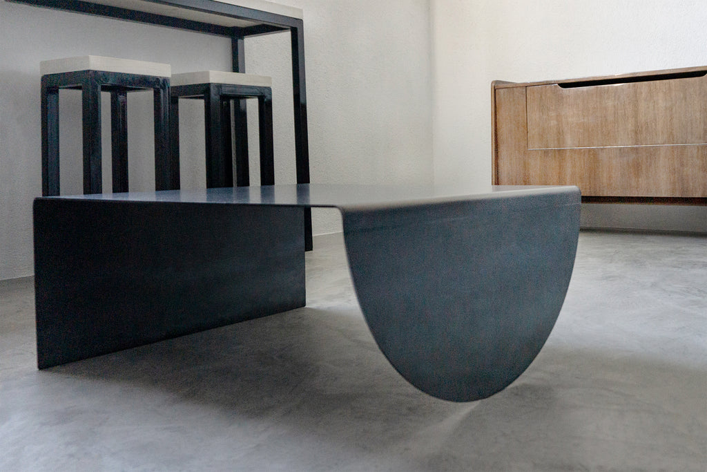 Asymmetrical coffee table - B E N T