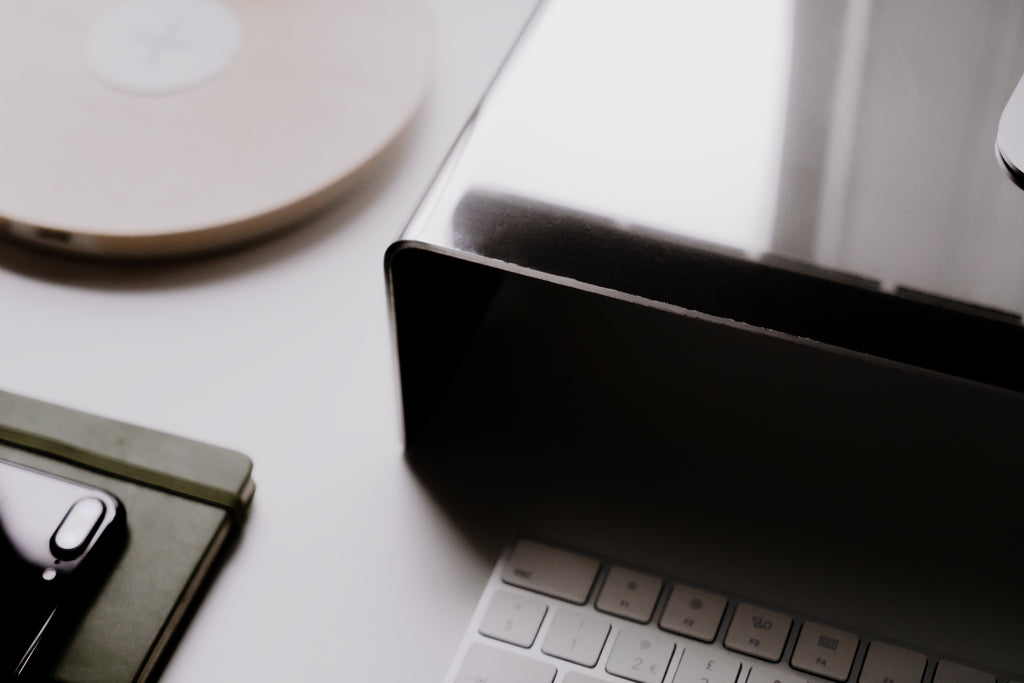 Monitor stand - Polished steel - B E N T
