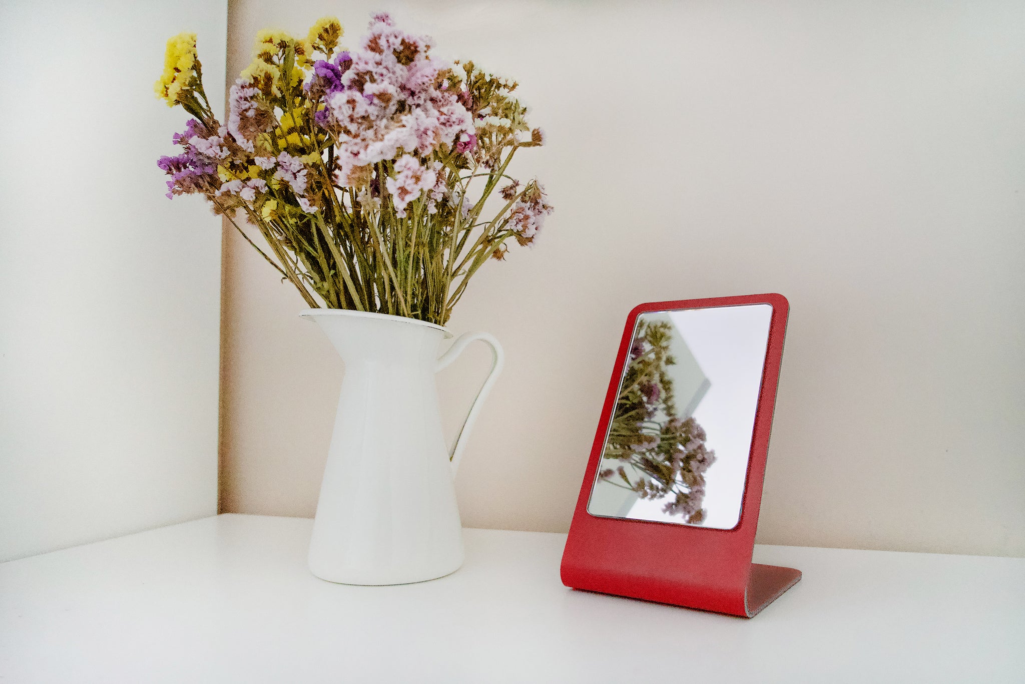 Slanted table mirror– B E N T